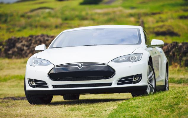 EV Roundup: TSLA Shareholders Back Musk's Pay, GM Trims 2024 EV Outlook & More