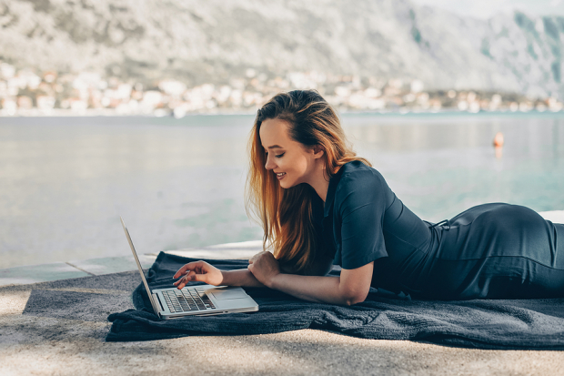What is the Minimum Social Security Benefit for a Stay-At-Home Spouse?